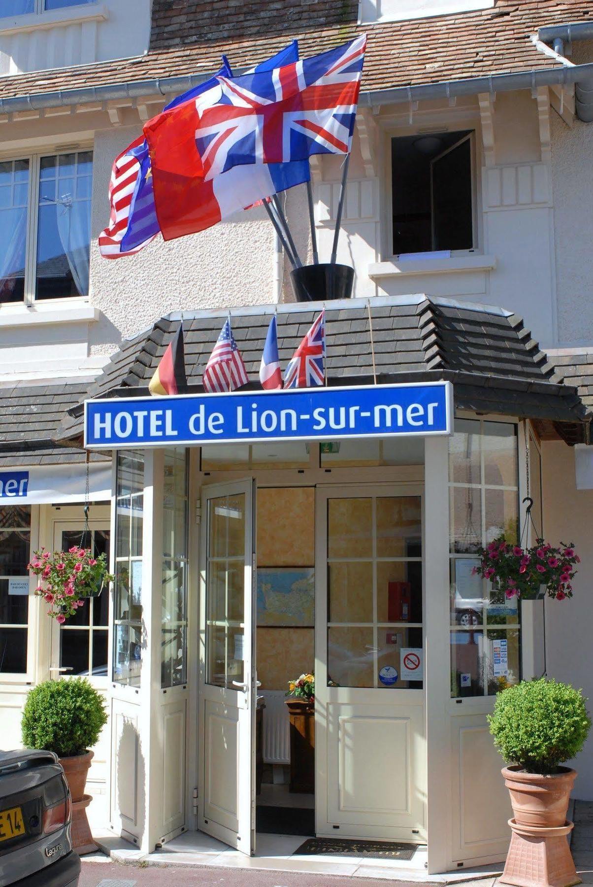 Hotel De Lion Sur Mer Exterior photo